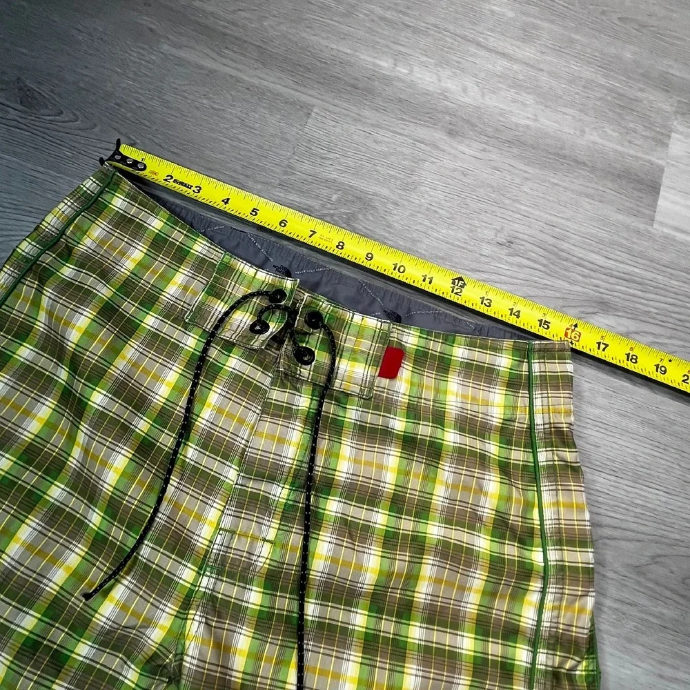 The North Face Quick Dry‎ Mens Board Shorts Size 32 Plaid Green Yellow